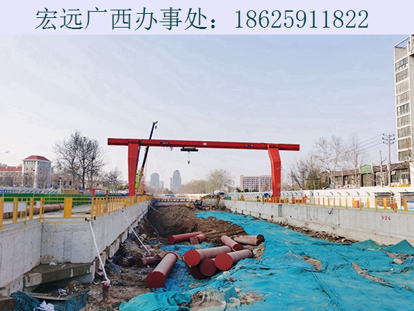 玉林廠家如何科學(xué)選擇橋門式起重機(jī)？