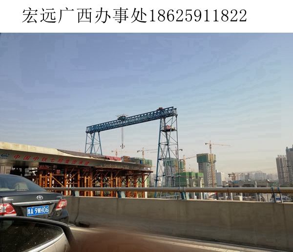 廣西百色300 噸單梁龍門吊與其他吊裝設(shè)備的協(xié)同作業(yè)